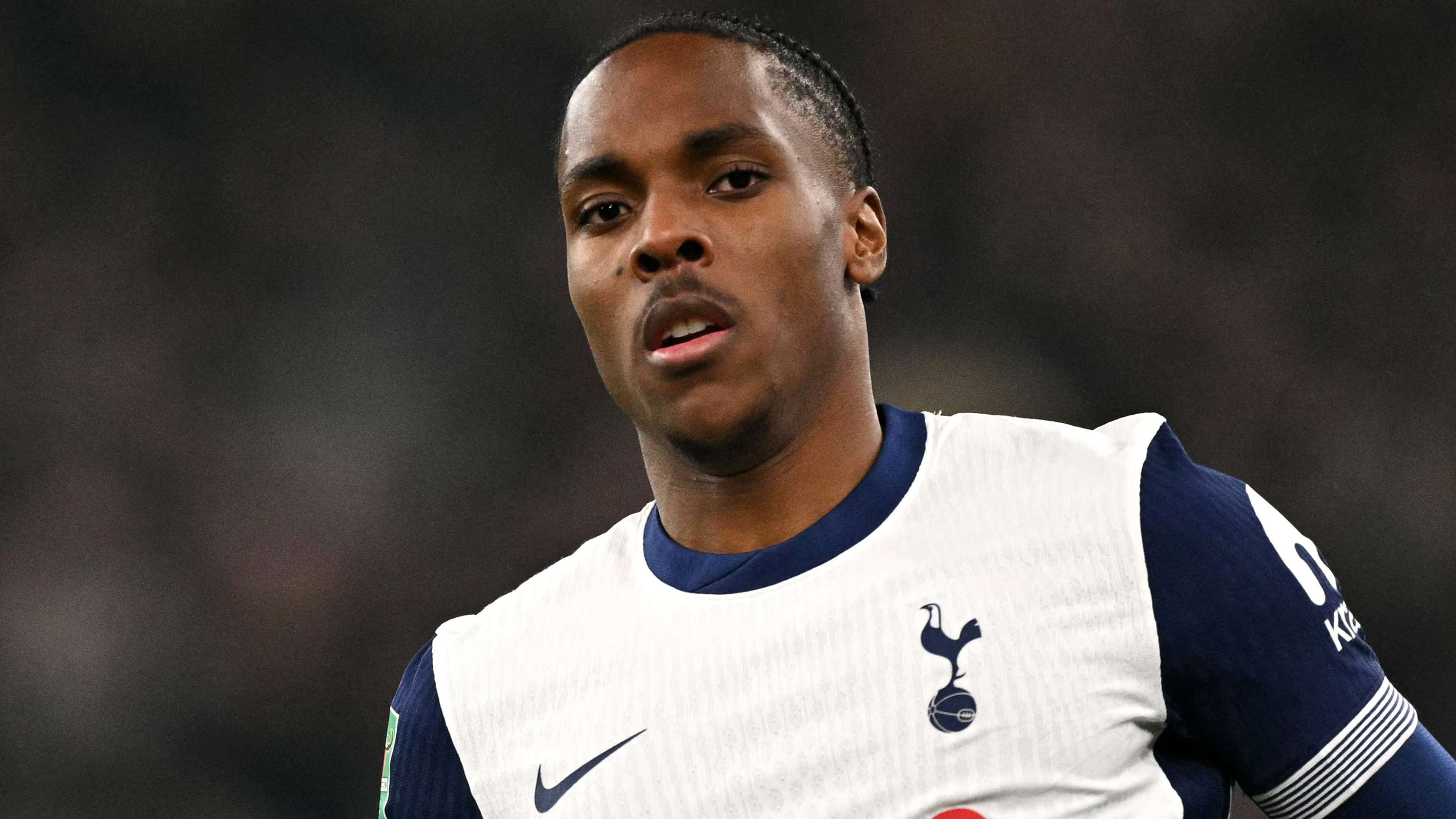 成功卫冕冠 成功卫冕冠